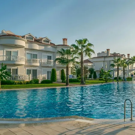 Golf Village Apartment *