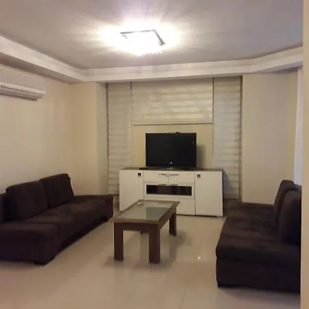 Golf Village Apartment *