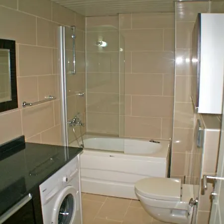 Golf Village Apartment *